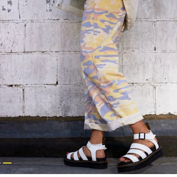 Dr. Martens BLAIRE HYDRO LEATHER STRAP SANDALS. Woman’s Size 8 - Picture 6 of 12